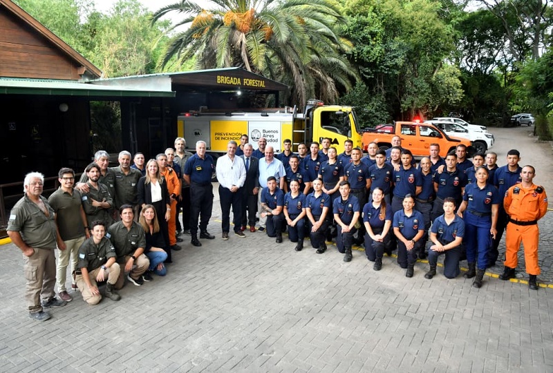 BOMBEROS Y BRIGADISTAS